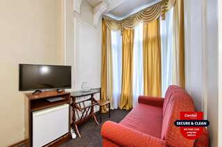 Гостиница Мини-отель Роял Антарес Санкт-Петербург Просторный двухместный номер с 1 кроватью или 2 отдельными кроватями, звуконепроницаемыми окнами и видом на Невский проспект-5