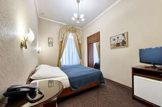Гостиница Мини-отель Роял Антарес Санкт-Петербург Стандартный двухместный номер с 1 кроватью или 2 отдельными кроватями-2